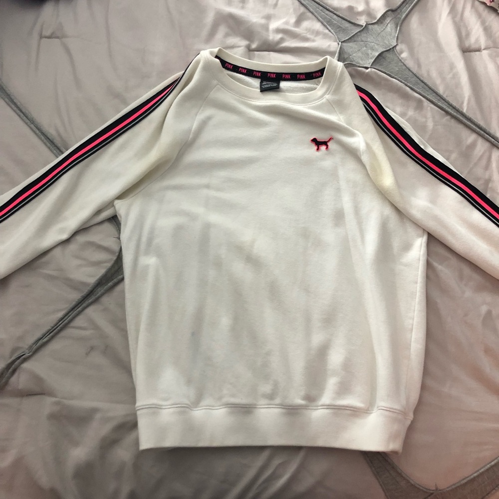 white pullover sweatshirt